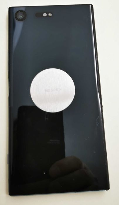 Vand Sony Xperia XZ Premium pentru audiofili, baterie usor umflata