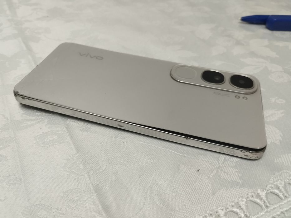 Vivo v40 lite экран
