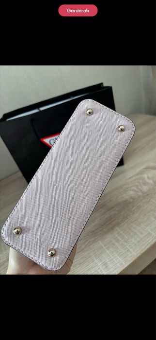 Продам сумку Guess оригинал