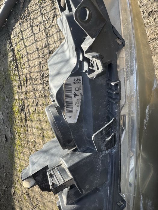 Фарове за Пежо 307