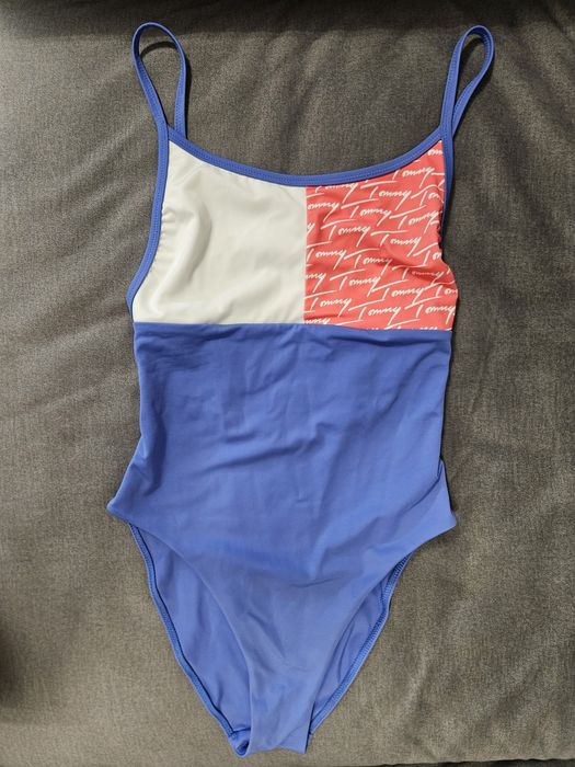 Нов бански Tommy Hilfiger, размер XS