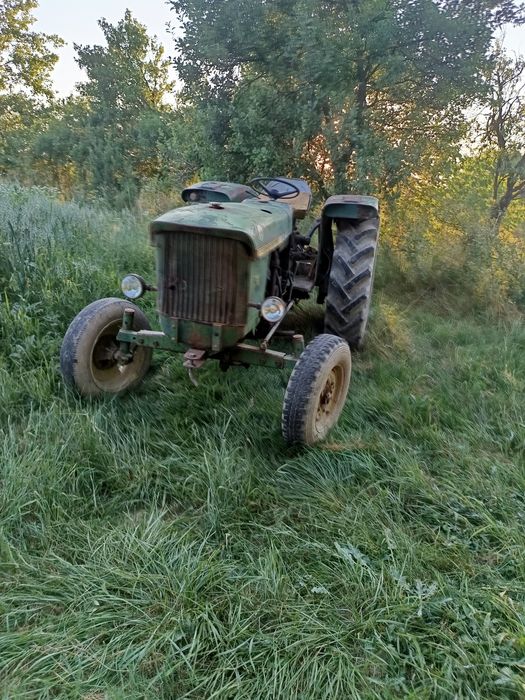Tractor John Deere 710