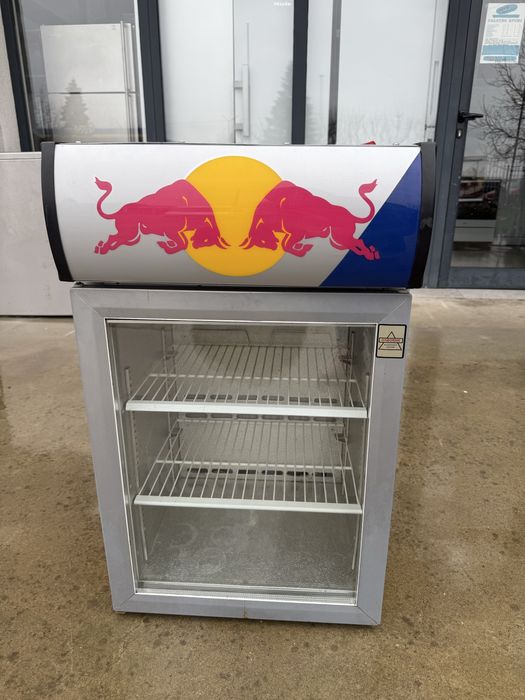Малка хладилна витрина с вентилатор