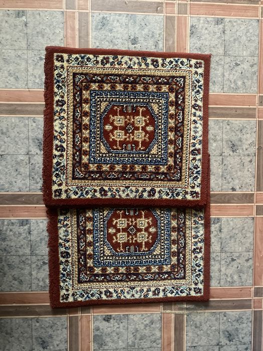 2 Коврика маленькие теплые сидушка на стул