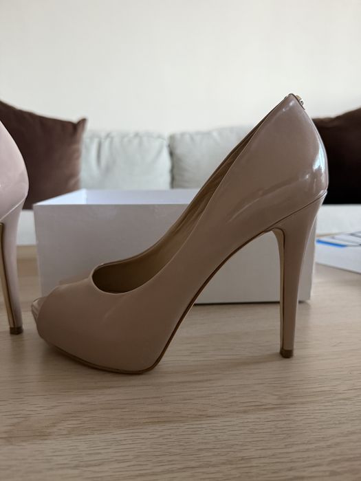 Оригинални Токчета на Guess носени 2 пъти