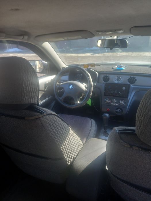 Митсубиси аутлендер