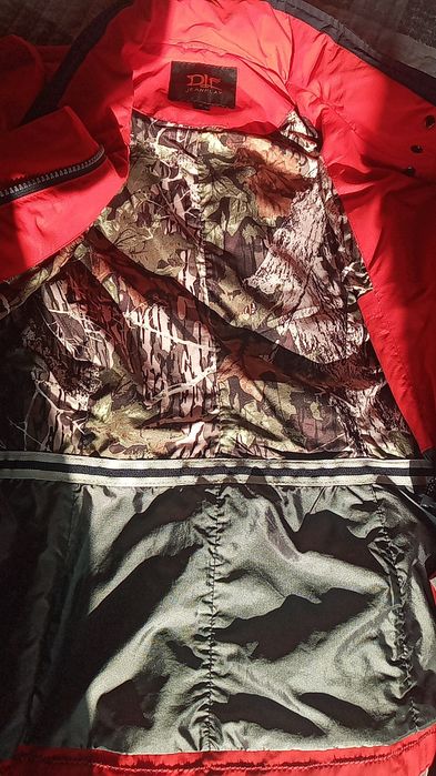 Куртка  на девочку  12 лет 152 см