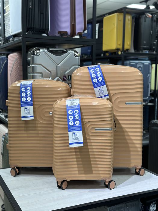 Чемодан средний (M) — 240 000 сум