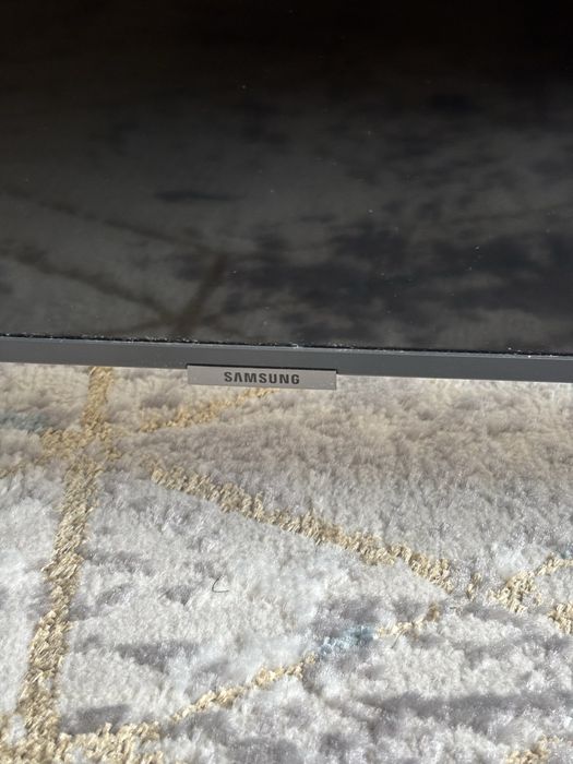 Продам смарт телевизор samsung AU7100