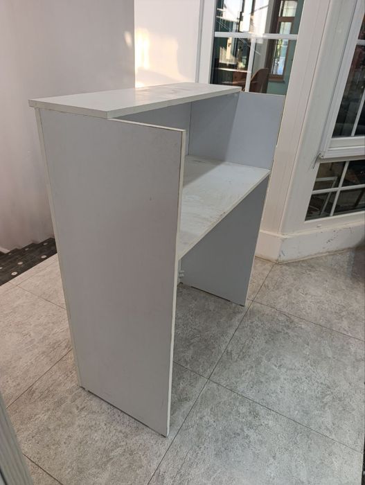 Reception stoli sotiladi
Продаётся ресепшн-стол