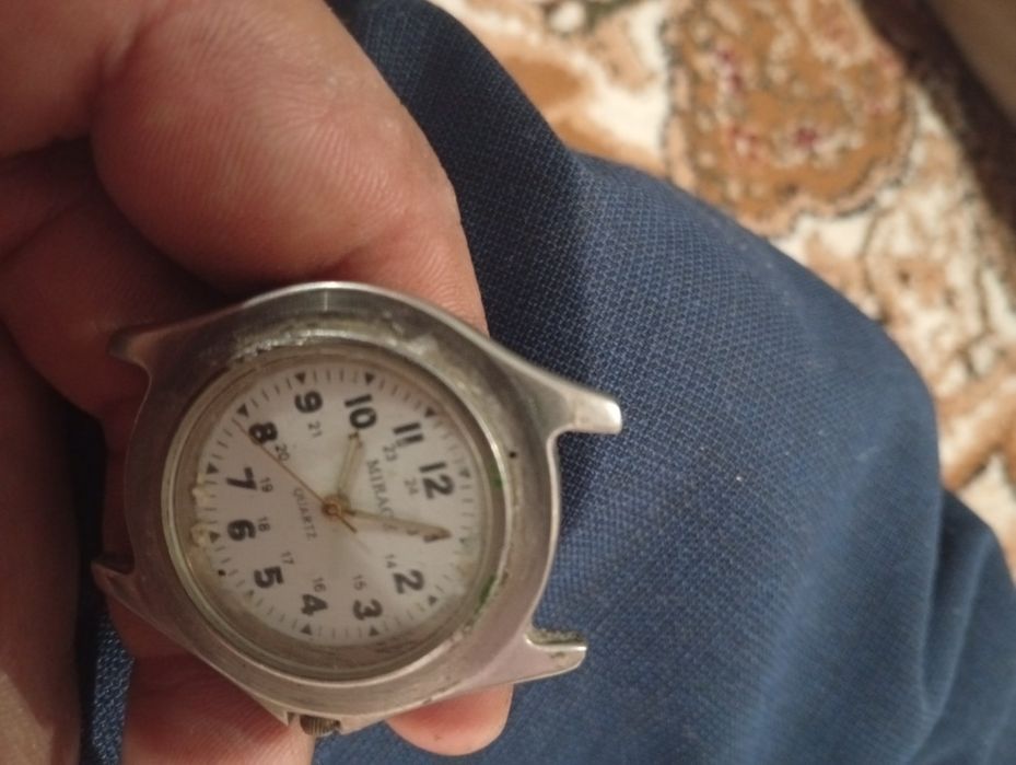 Ceas pentru piese