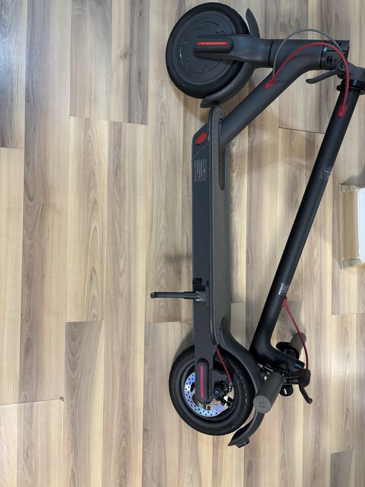 Электросамокат.