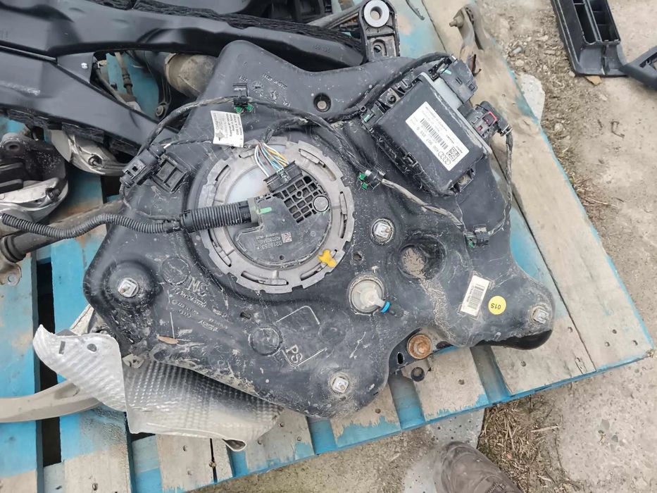 REZERVOR ADBLUE COMPLET CU POMPA SI MODUL AUDI A6 C7 3.0 TDI 4g0907355g, 4077801ae, 4G0131877K