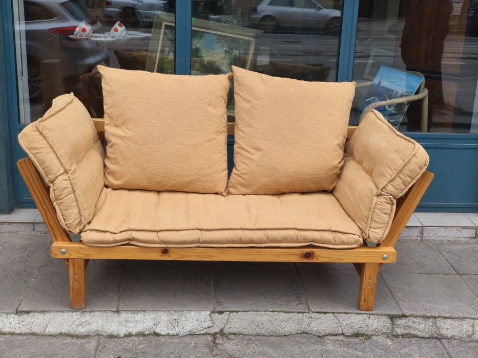 Разтегаем дървен диван