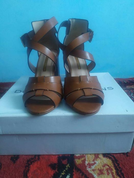 Продам босоножки Dorothy Perkins.