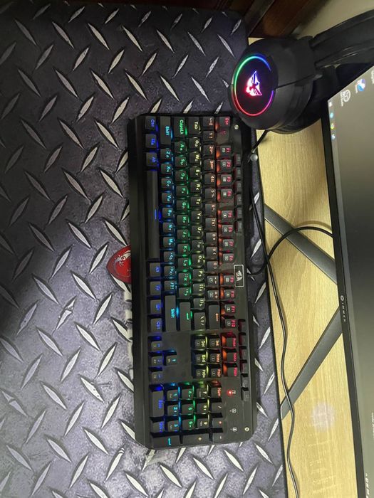 Compyuter sotiladi