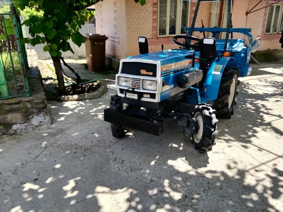 vand tractoras de 15 cai