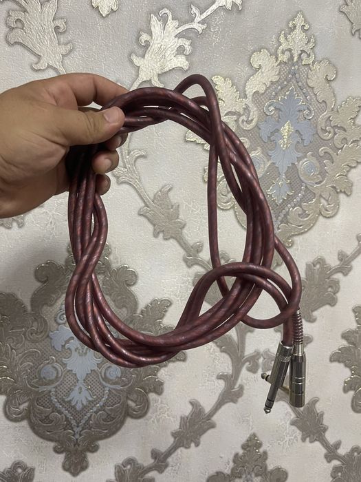 Elektro Gitara Sotiladi