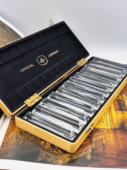 Crystal Leerdam, Антикварни фасетирани , кристални поставки за ножове