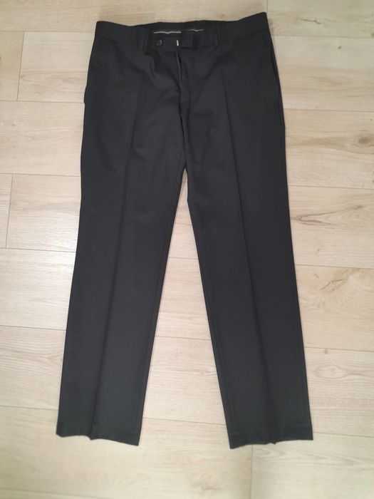 Vând costum negru Seroussi, mărimea 52