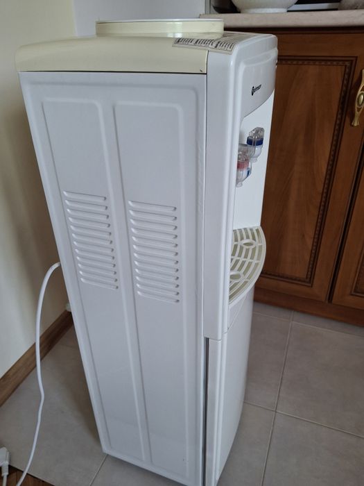 Диспенсър за вода Rohnson