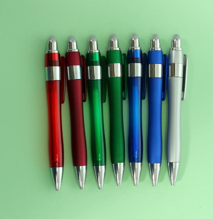 Химикали на едро и дребно 300 модела и цвята. Цена 0.20ст за бройка