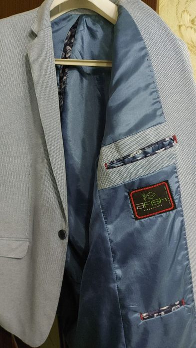 Пиджак в очень хорошем состоянии