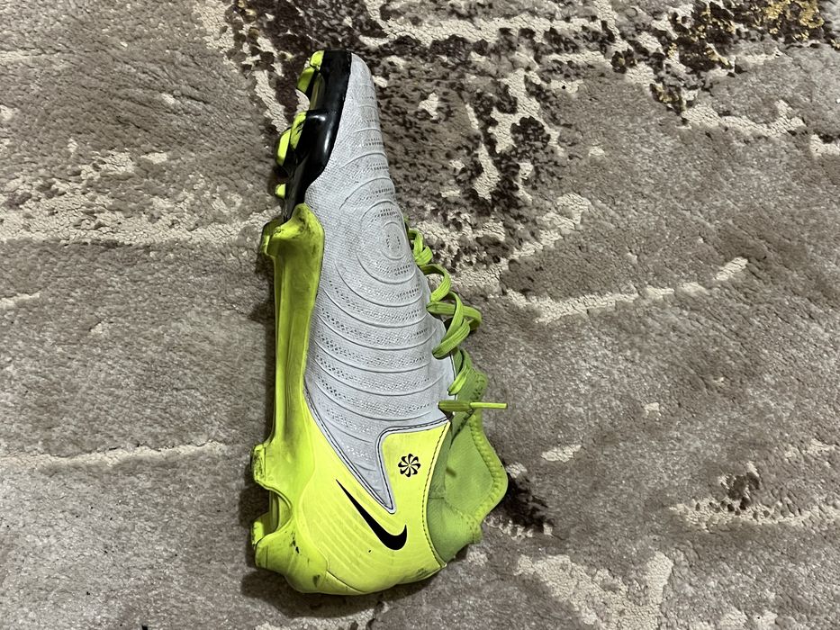Ghete fotbal Nike phantom 2 pro