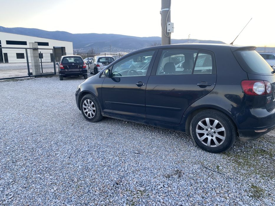 Фолксваген голф 5 плюс  1.6 бензин 102кс на части