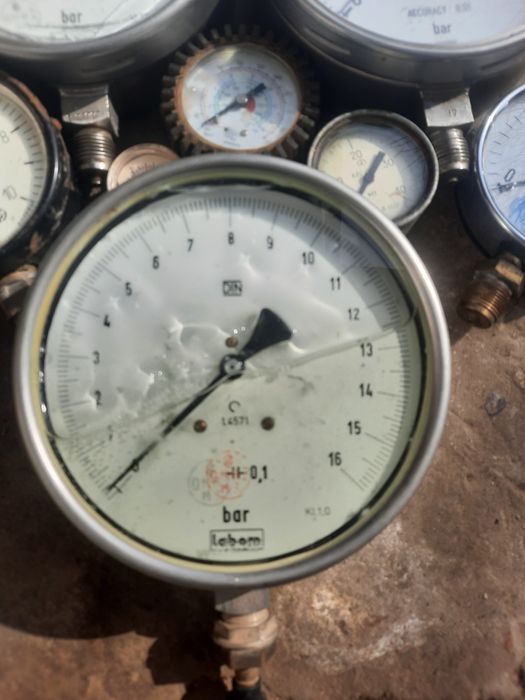 Продам манометры давление