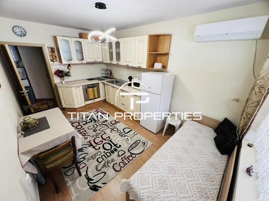 Дава се под наем Двустаен апартамент в Бургас, Център - 70 кв.м за 408 € - Снимка #1