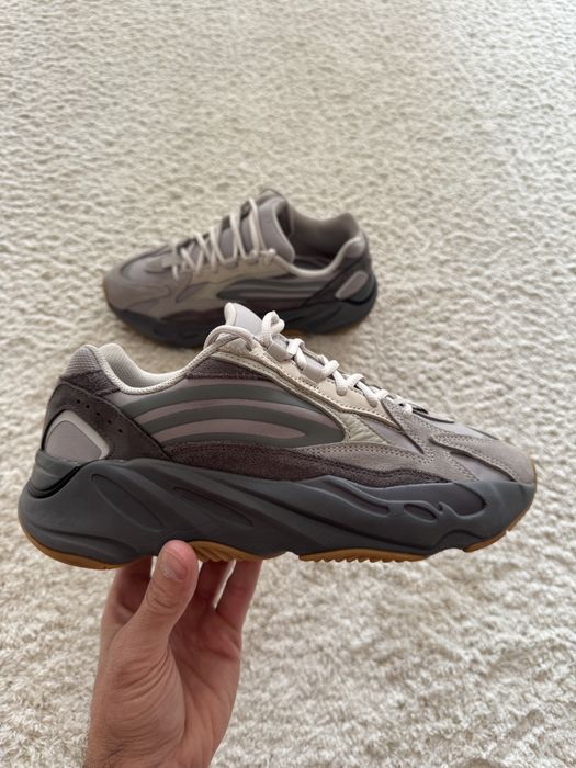 Vand Adidas Yeezy 700 tephra marimea 42 ca noi AUTENTICI
