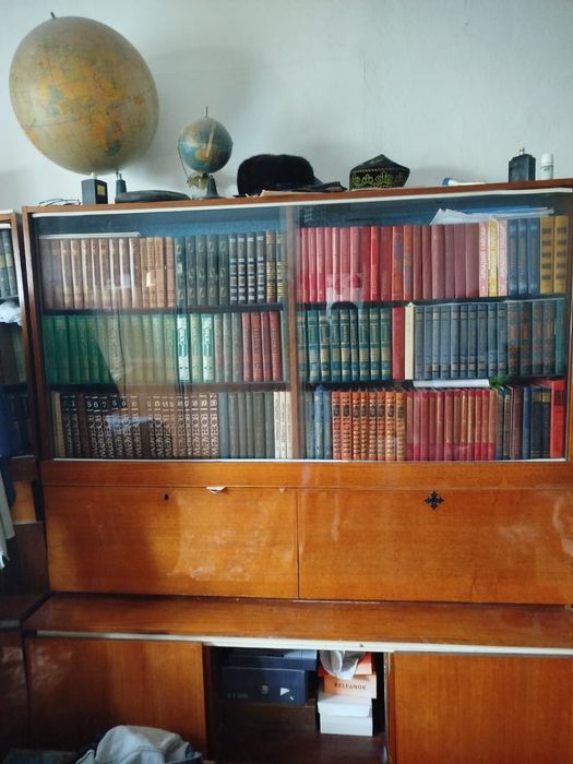Продам 2 книжных шкафа Узынагаш