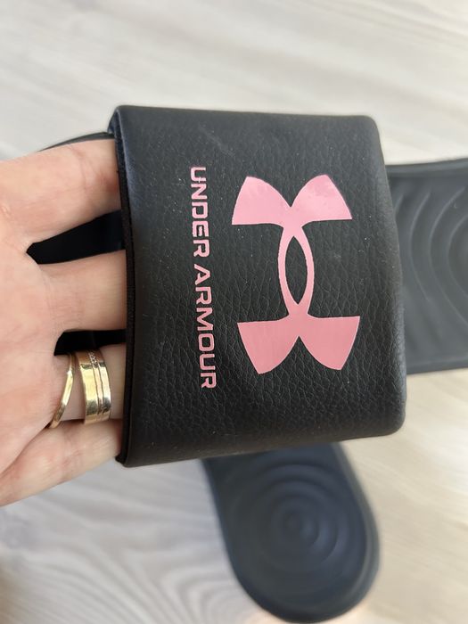 Șlapi under armour 36 impecabili