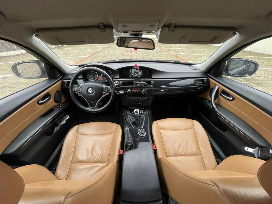 Dezmembrez bmw e91 2.0i