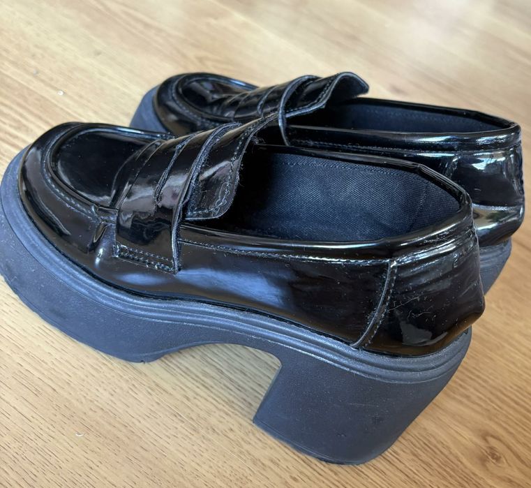 Обувки почти ново, леки и удобни 37номер