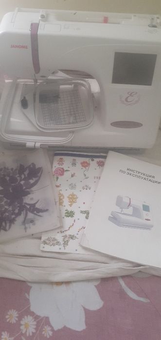 Janome 350 E вышивалный машинкаси сотилади