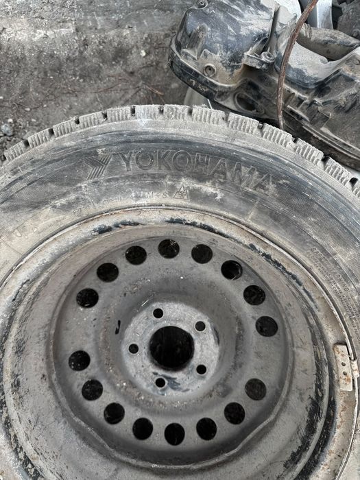 Продам диск с резиной от субару