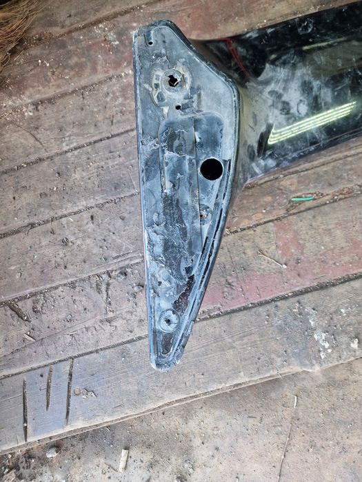 Продам спойлер б/у