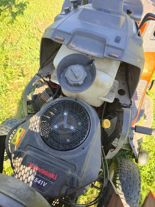 Tractoras tuns iarba/gazon Husqvarna CTH 184T