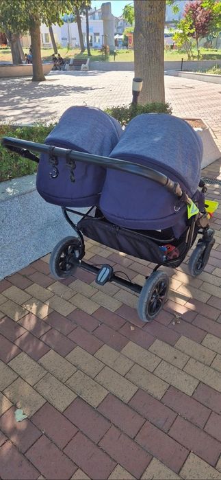 Количка за близнаци