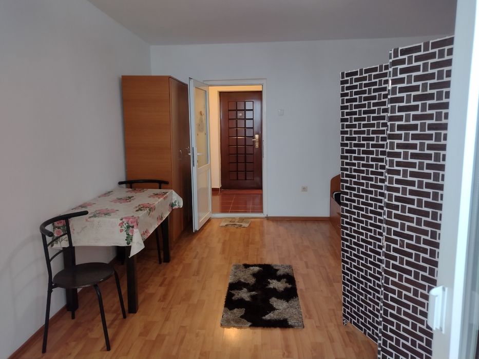 Garsoniera de inchiriat