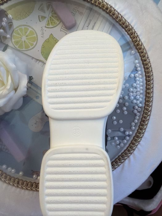 Продам туфли для девочек