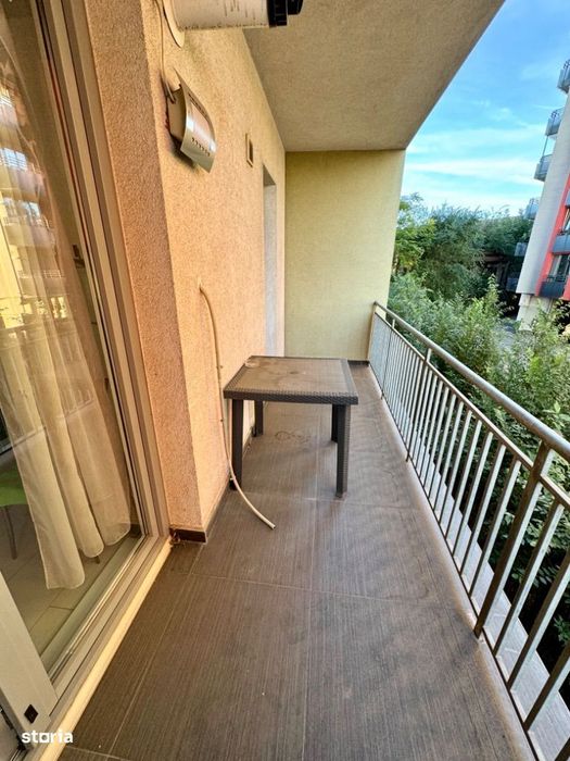 Inchiriez apartament 3 camere, Bermo-Intim