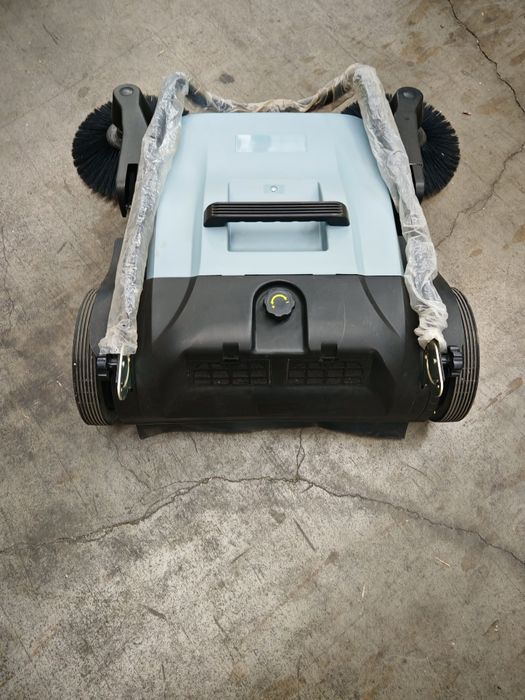 Vând mașina de curățat Nilfisk