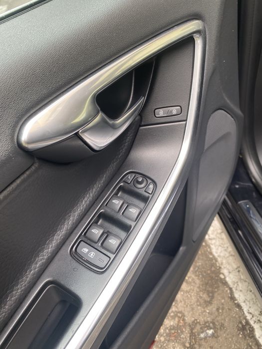 Volvo v60 summum 2011 2.0 D3