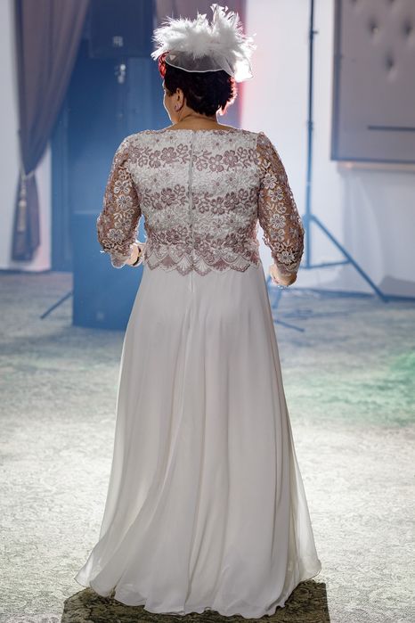 Rochie eleganta de ocazie și coronița bonuss