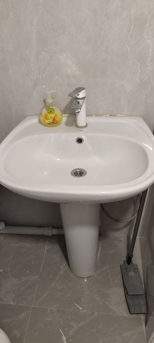 Продам унитаз и раковину