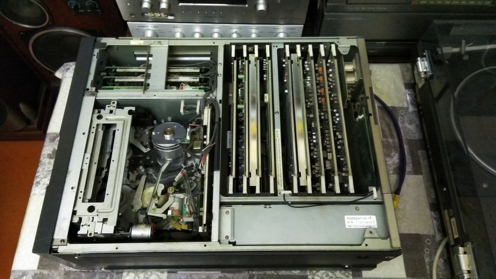 Профессиональный видеоплеер JVC BR-D51E