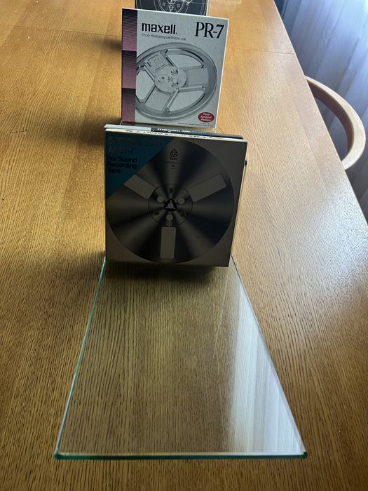 Стойка под cd диски и катушек